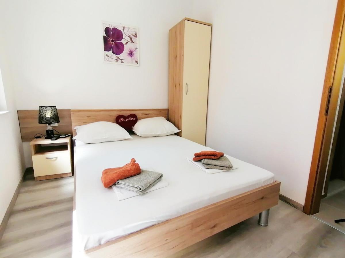 Apartmani Buljubasic Baska Voda Bagian luar foto