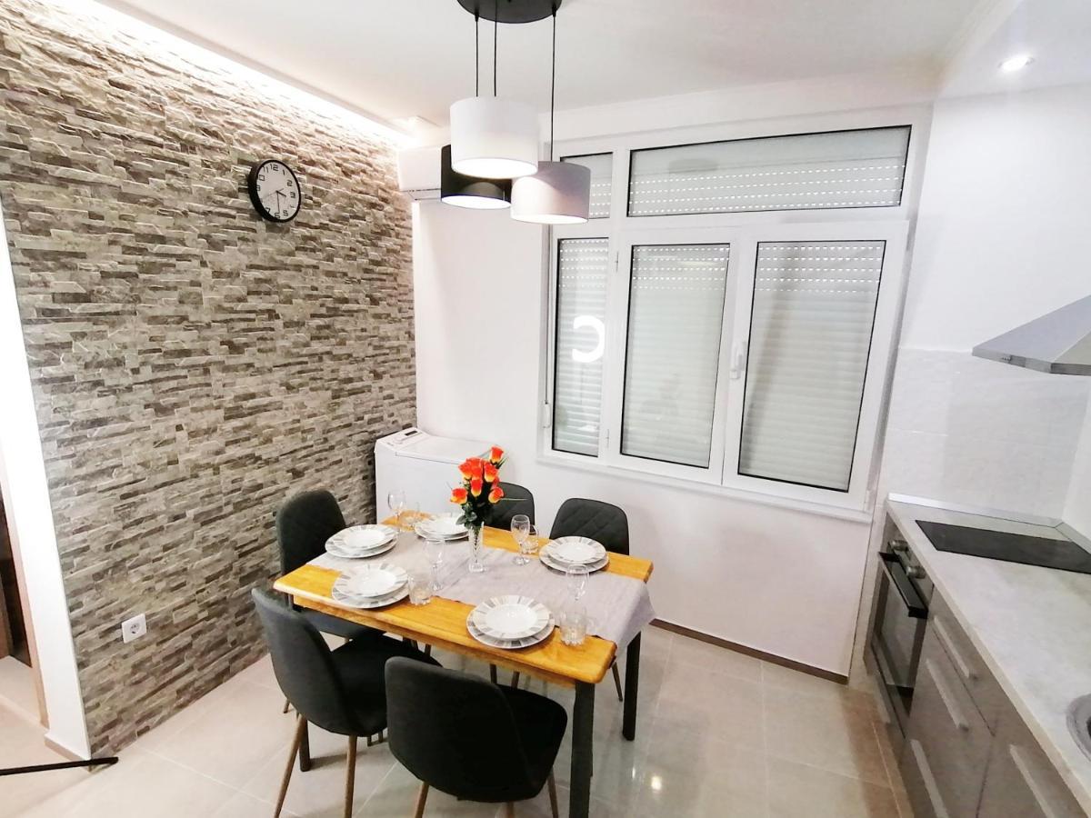 Apartmani Buljubasic Baska Voda Bagian luar foto