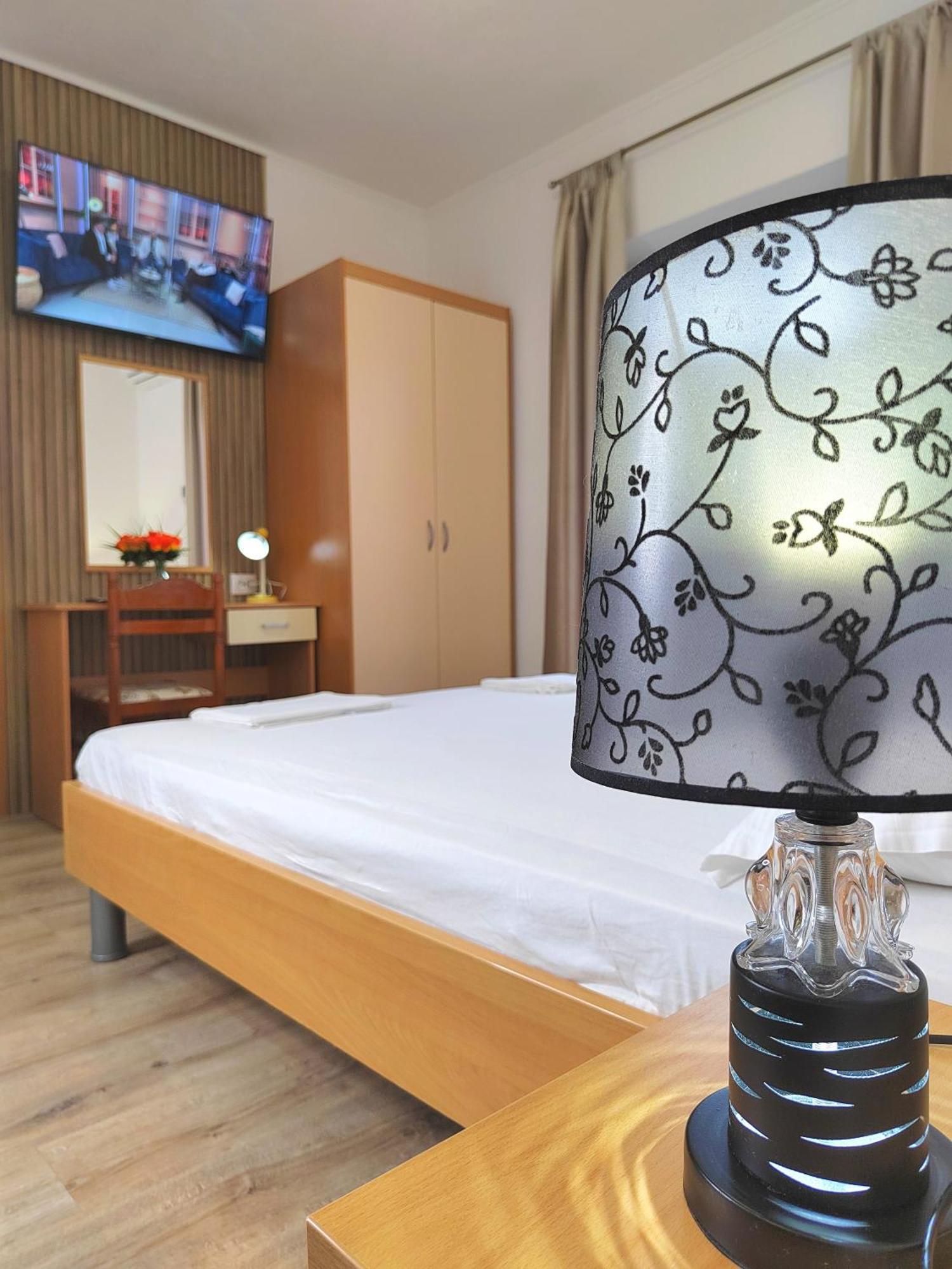 Apartmani Buljubasic Baska Voda Bagian luar foto