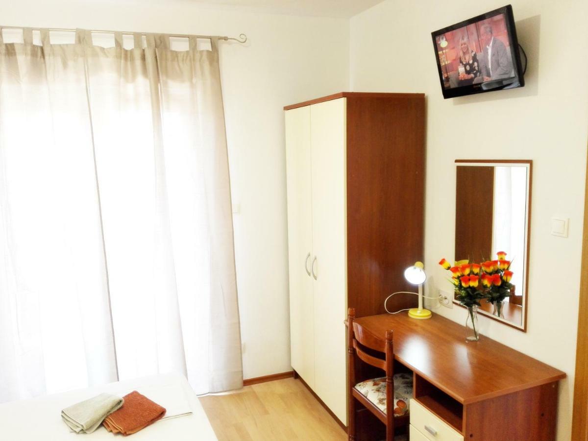 Apartmani Buljubasic Baska Voda Bagian luar foto